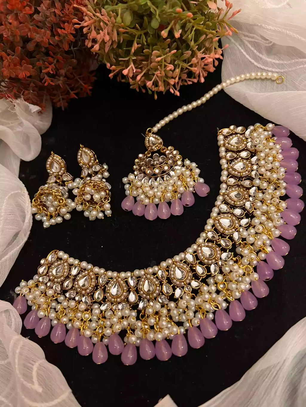 Kundan necklace set with teeka