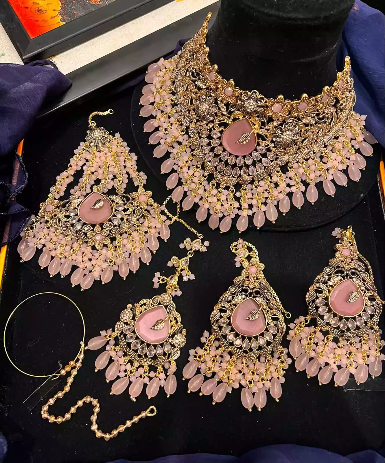 Handmade bridal set Secondary image