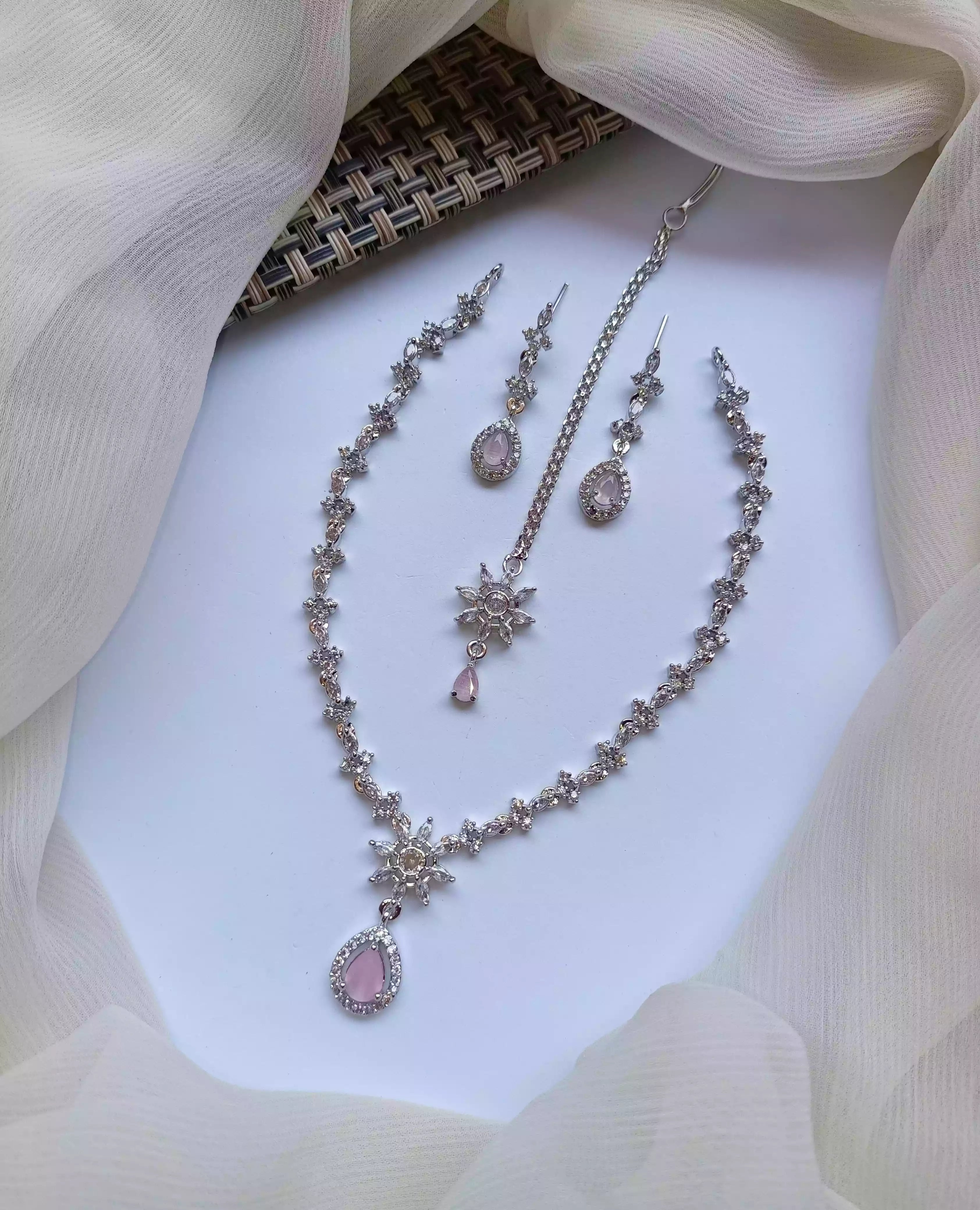 American diamond necklace set Secondary image