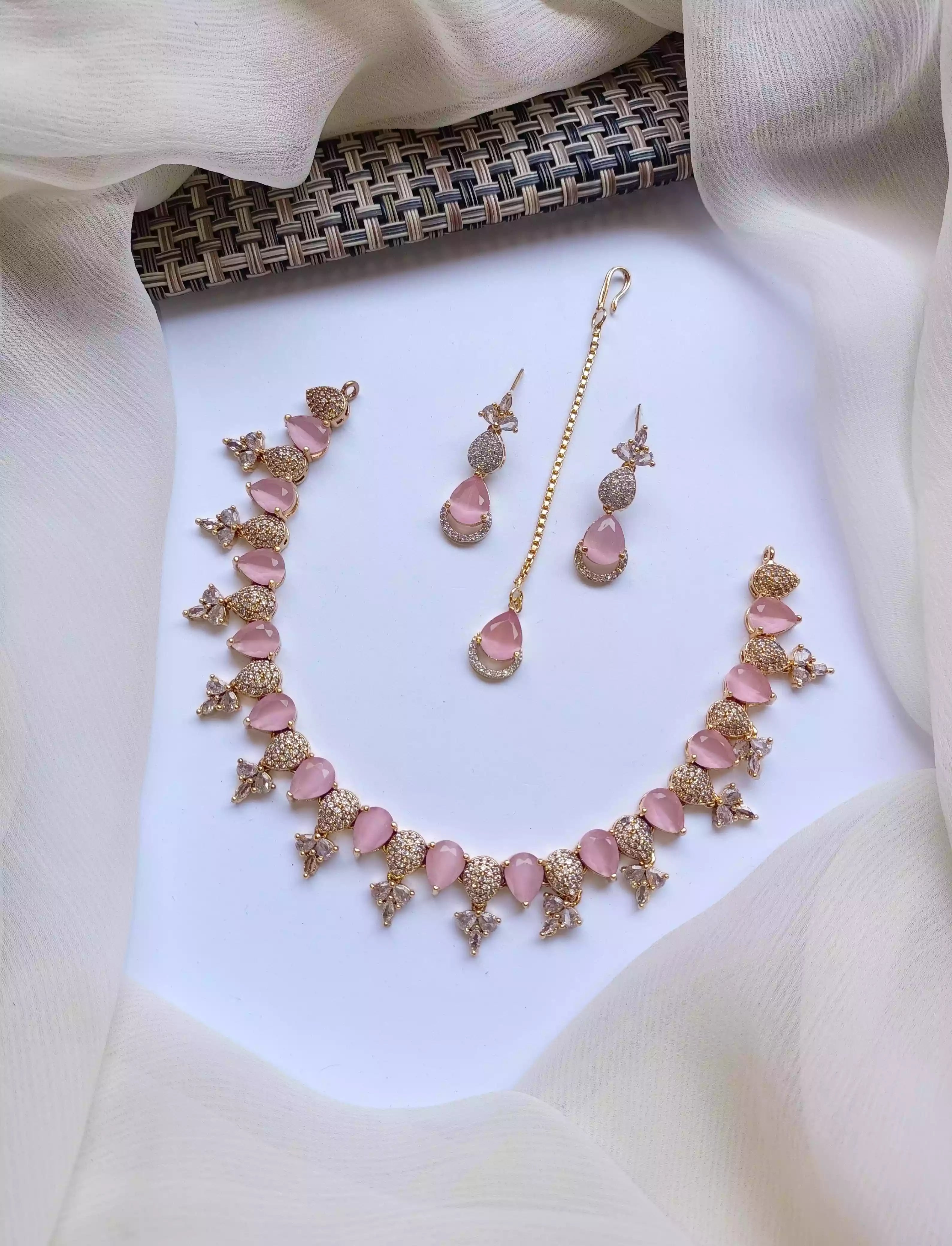 Indian jarao necklace set Secondary image