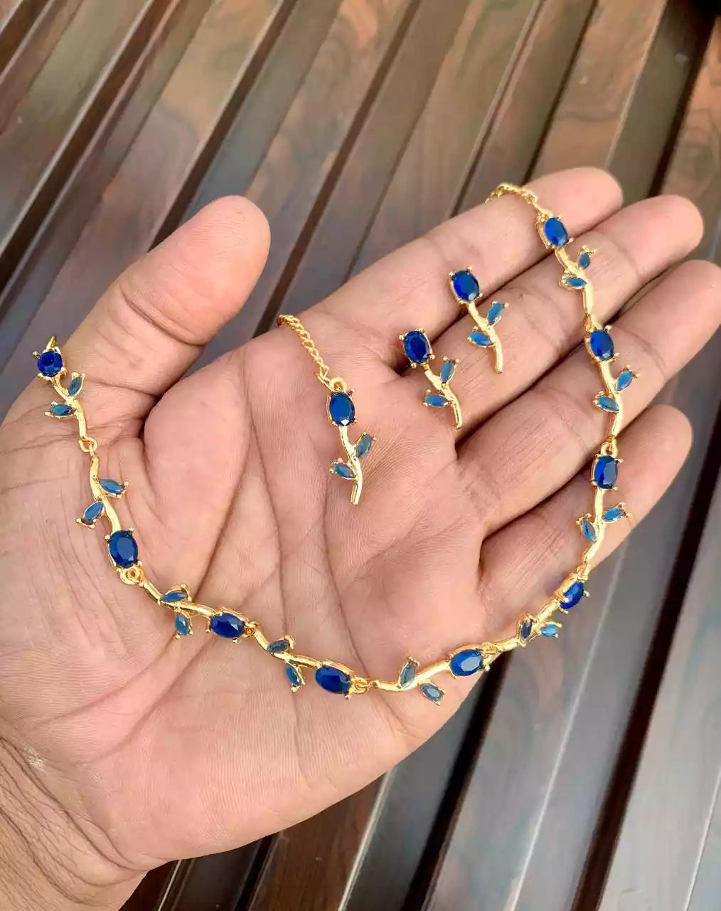Tulip necklace set