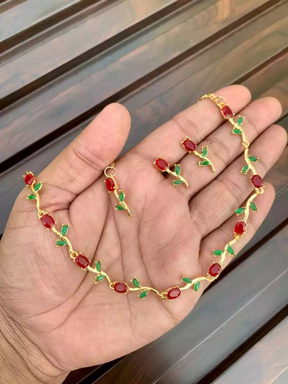 Tulip necklace set