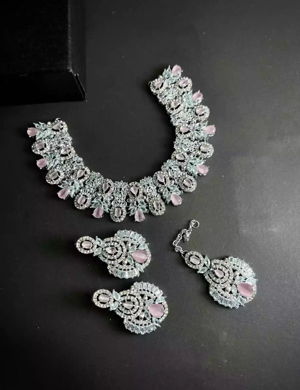 Heavy bridal set with teeka