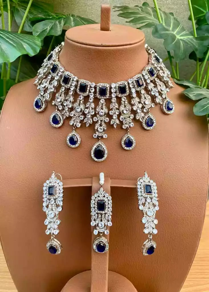 Heavy bridal set Secondary image