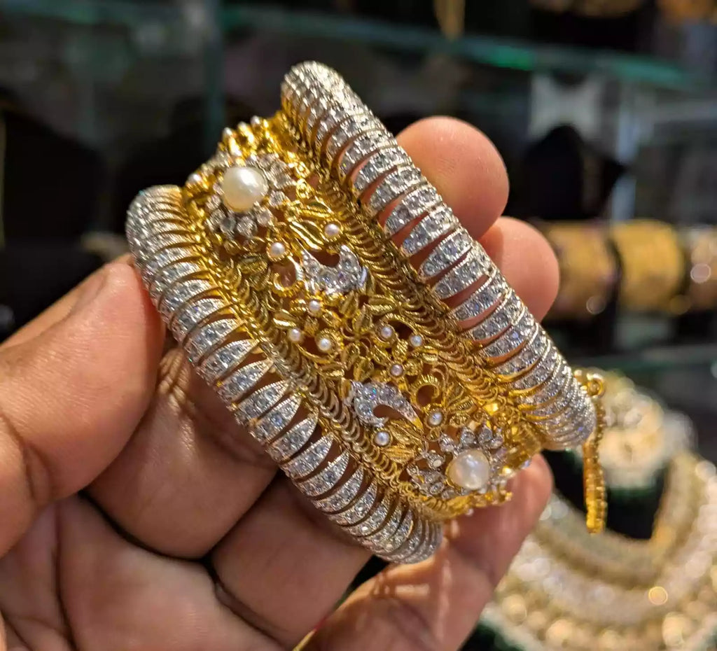 Gold plated openable jarao kara