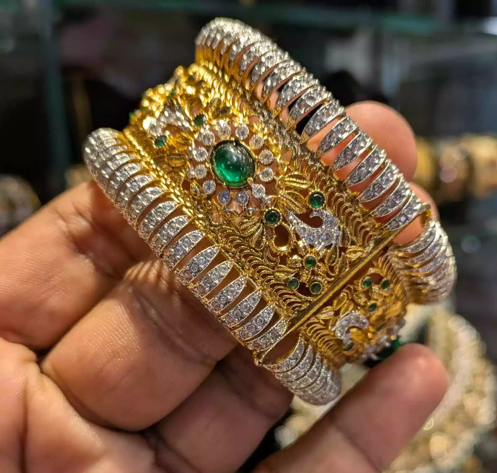 Gold plated openable jarao kara