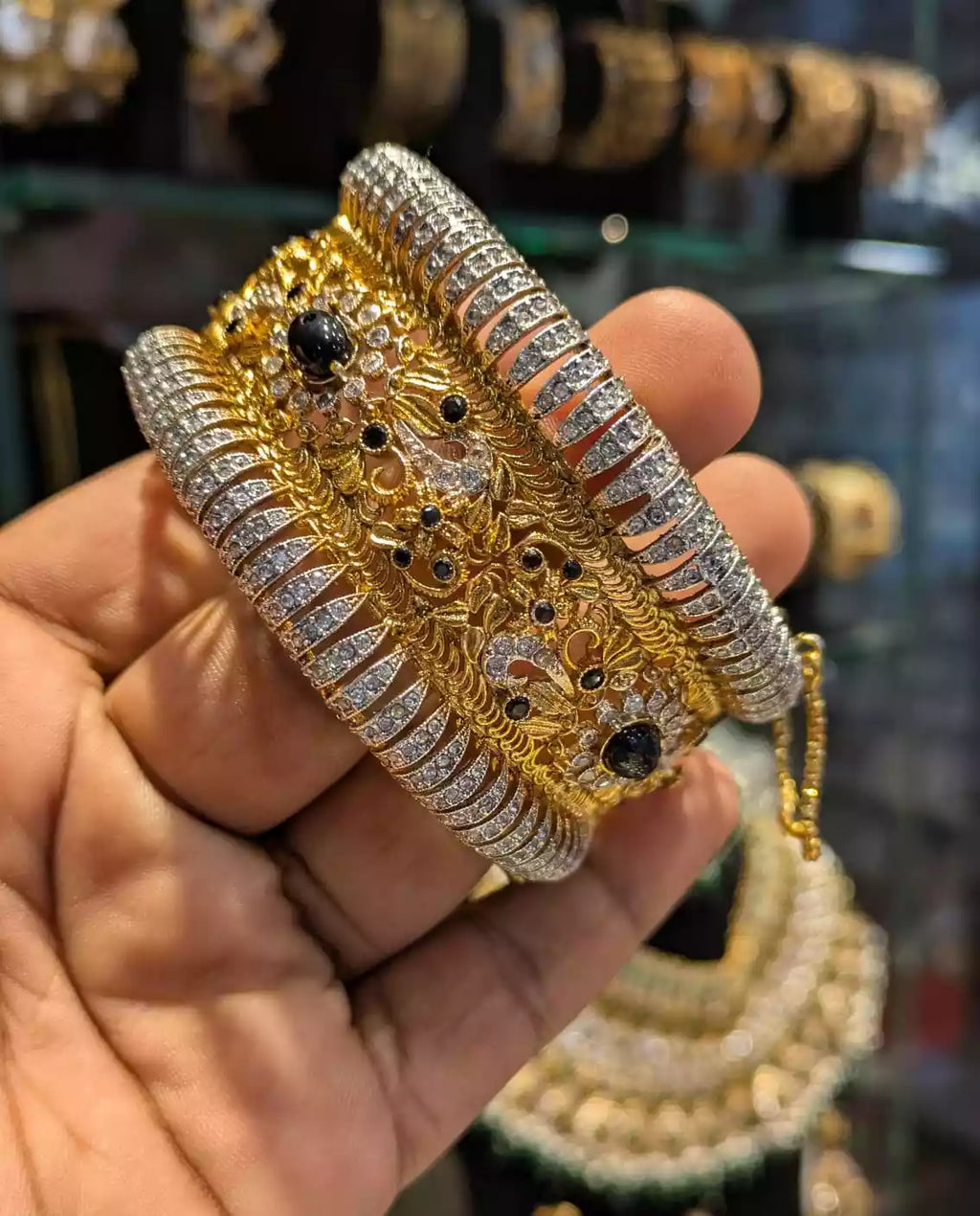 Gold plated openable jarao kara