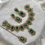 Zircon necklace set with teeka