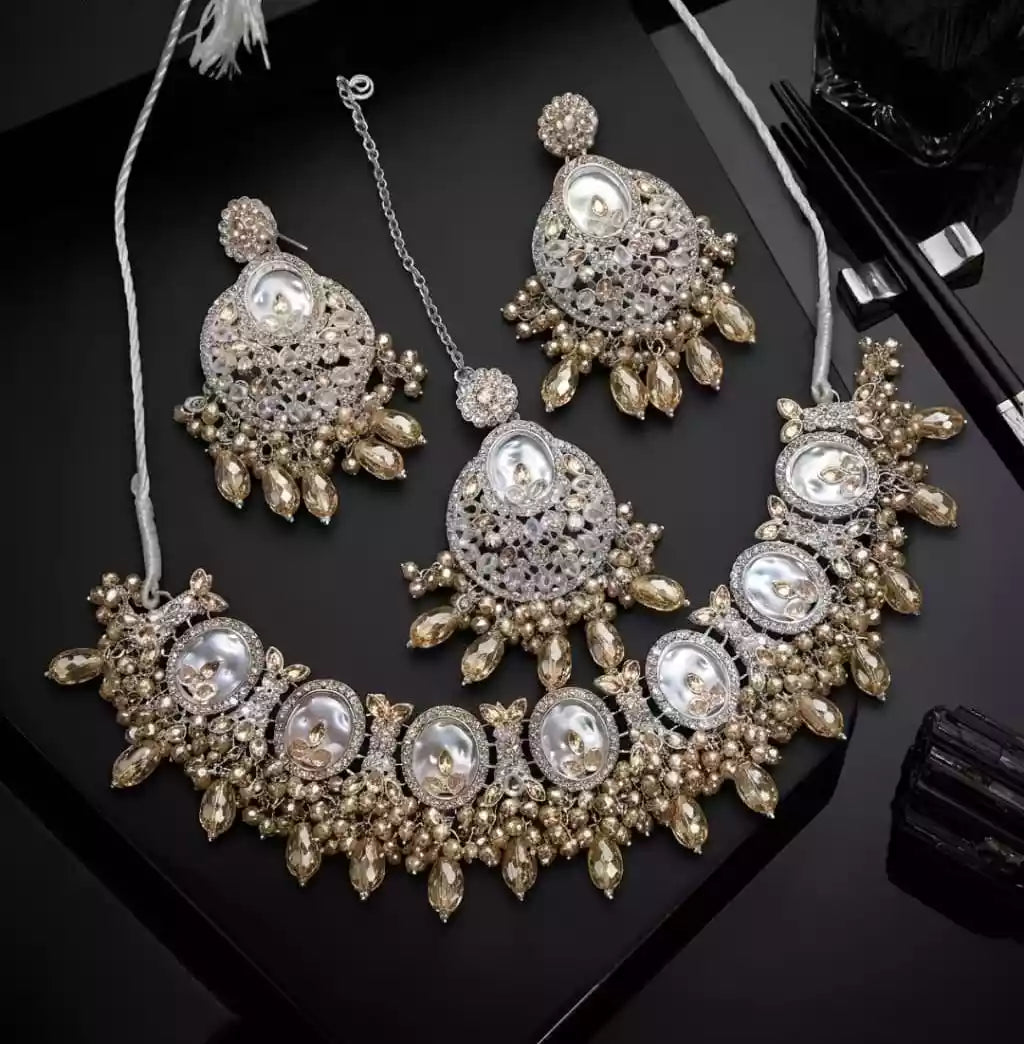 Mother pearl necklace set