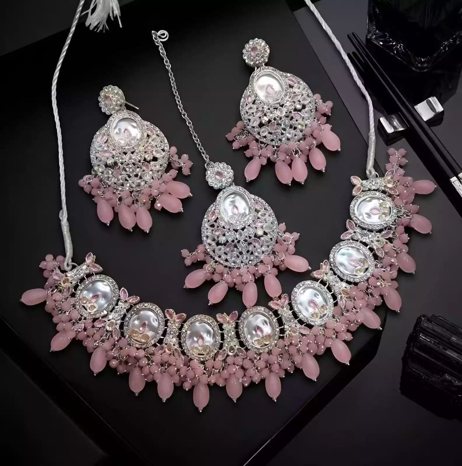 Mother pearl necklace set Secondary image