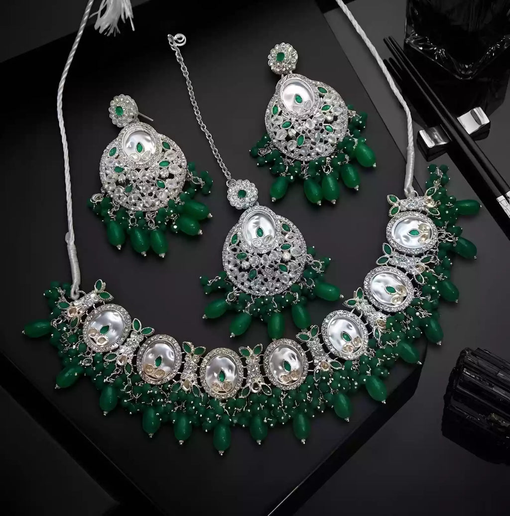 Mother pearl necklace set