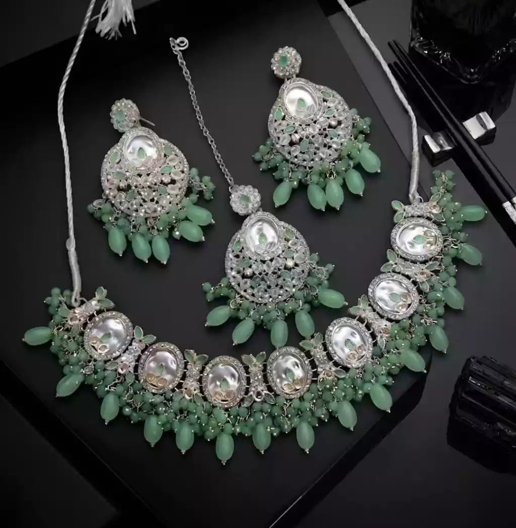 Mother pearl necklace set