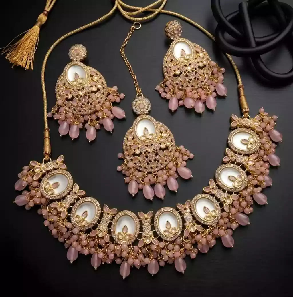 Mother pearl necklace set Secondary image
