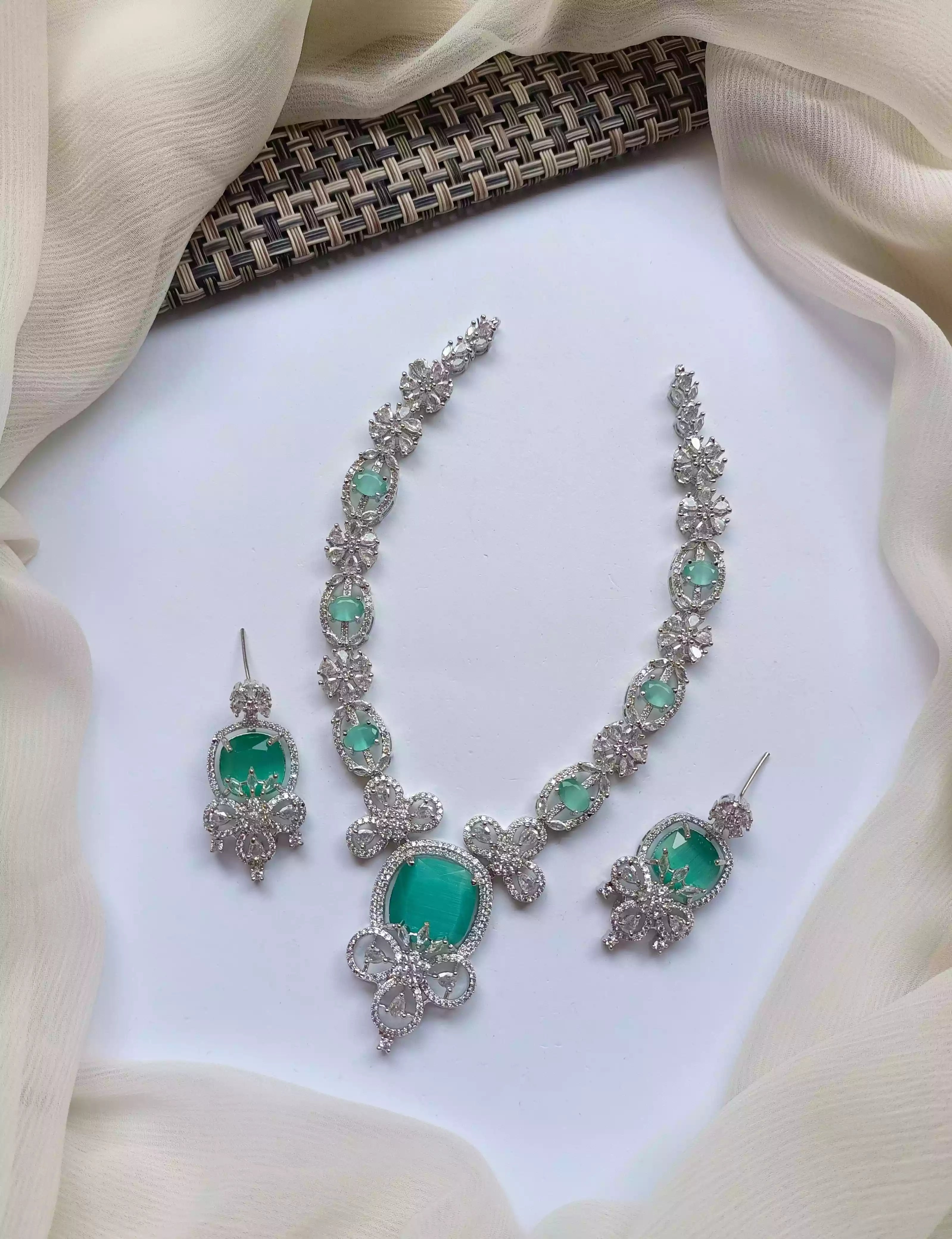 American diamond necklace set Secondary image