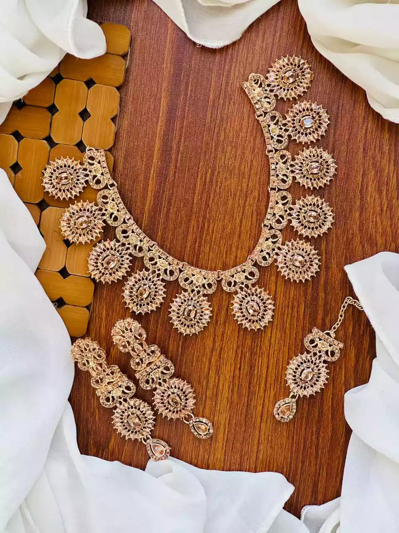 Zircon necklace set with teeka
