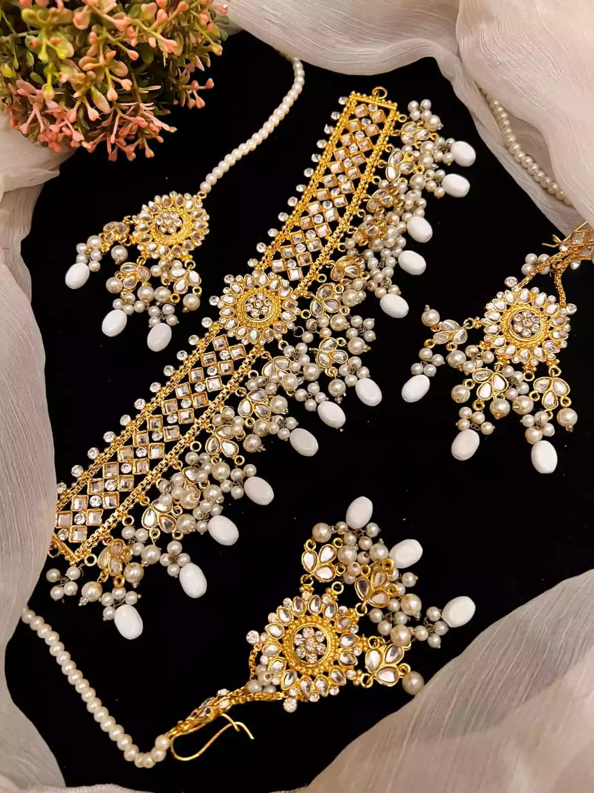 Kundan choker set
