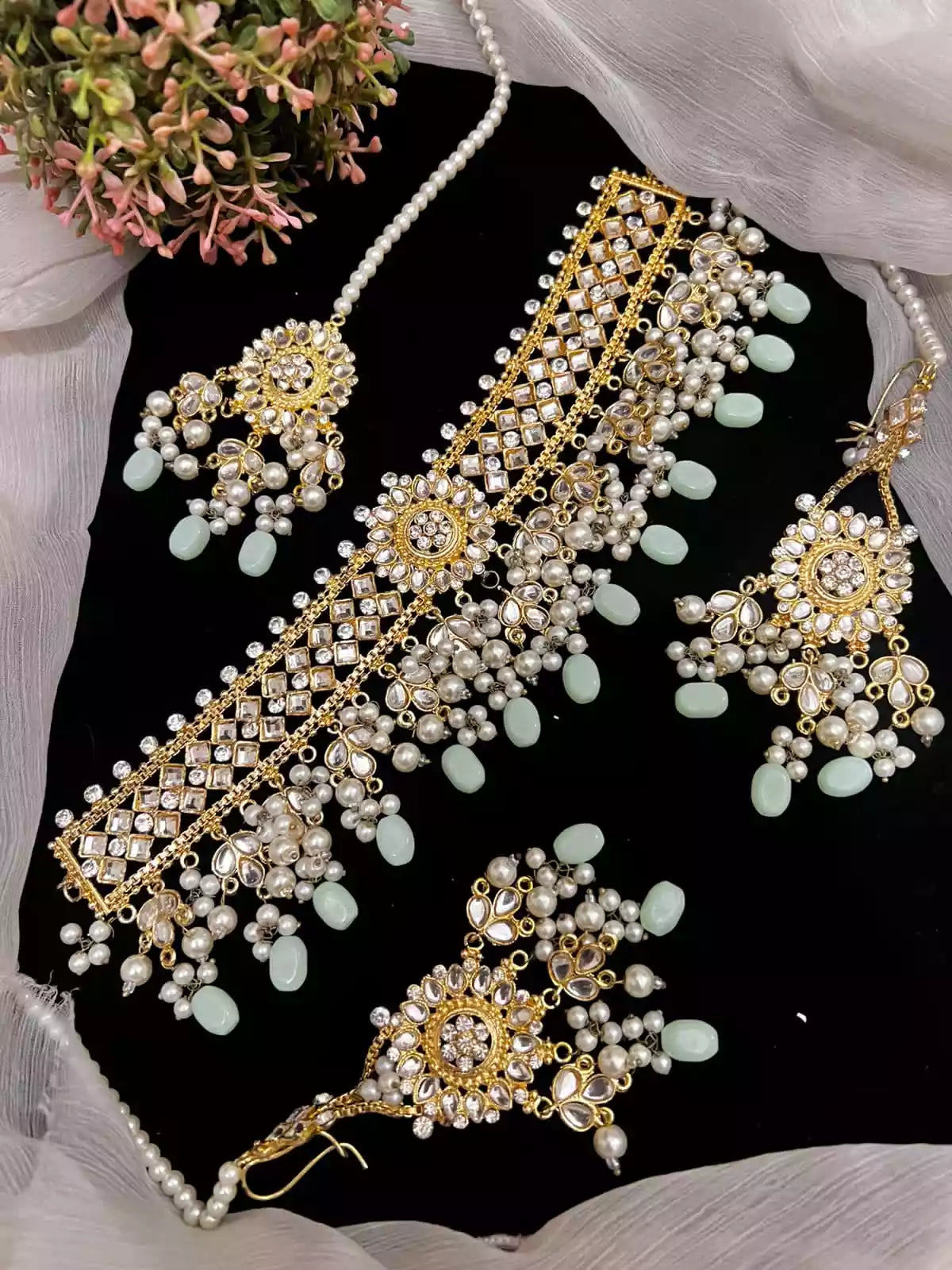 Kundan choker set