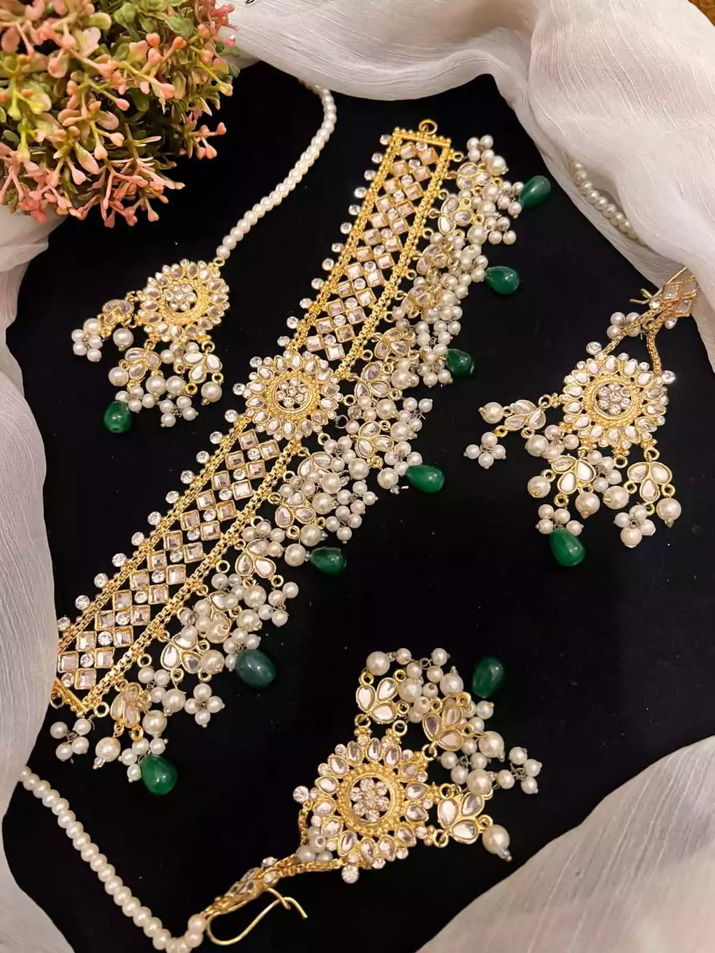 Kundan choker set