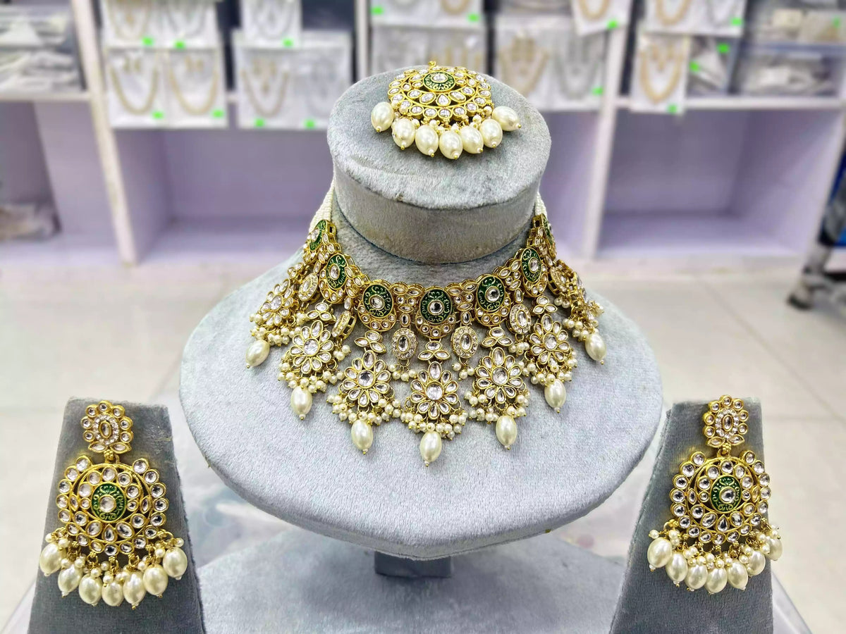 Indian kundan full neck bridal set Main image