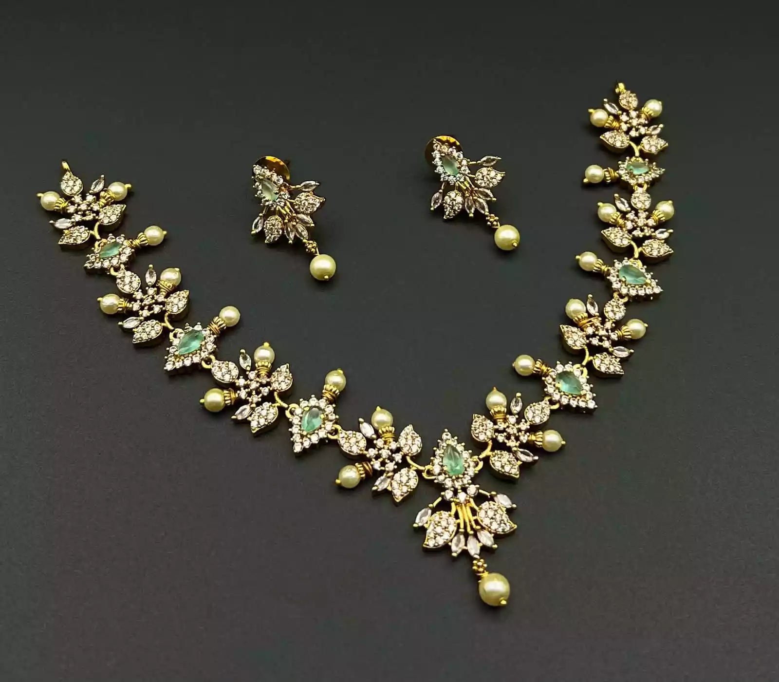 Turkish zircon necklace set Secondary image