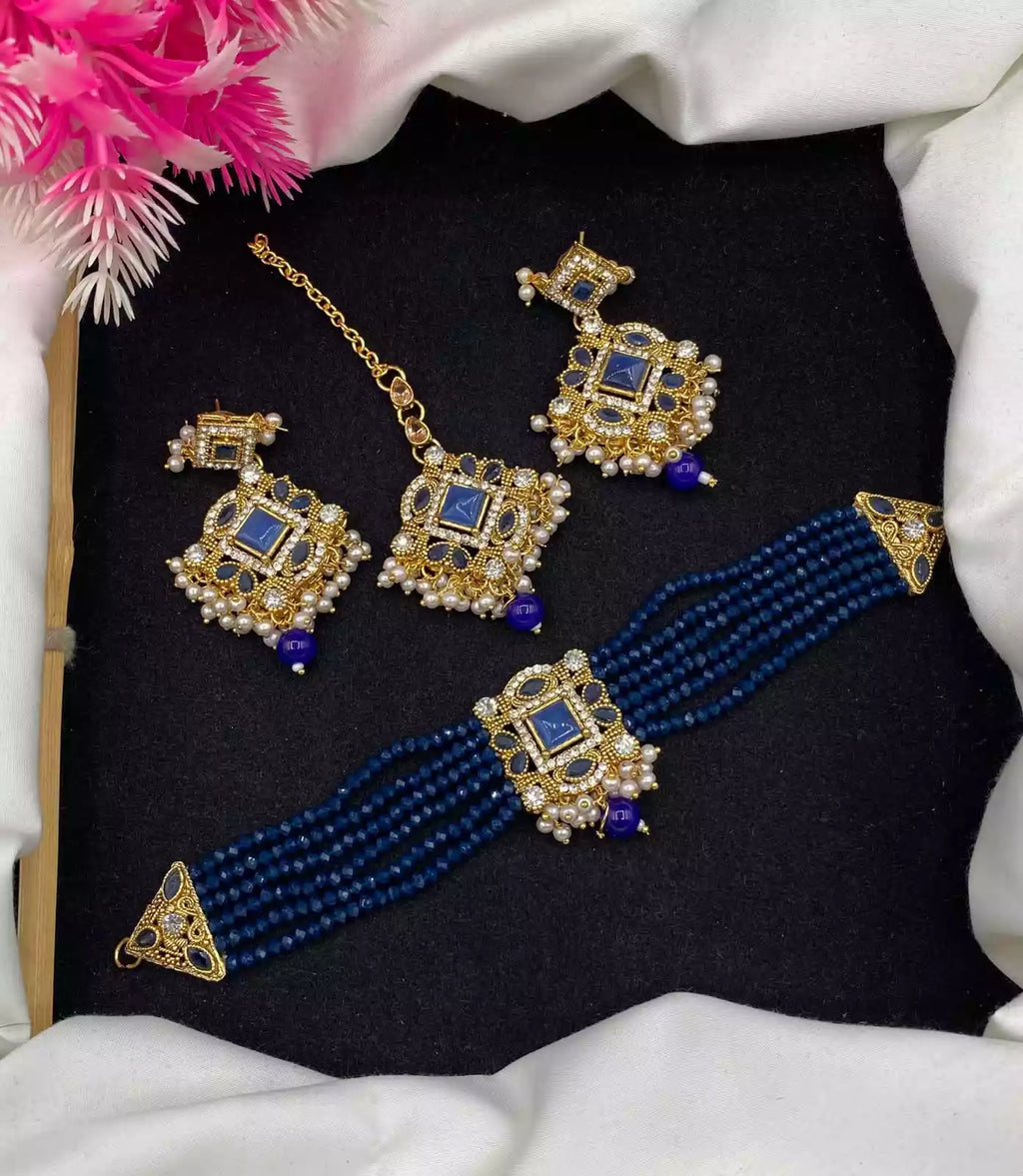 Zircon choker set with teeka