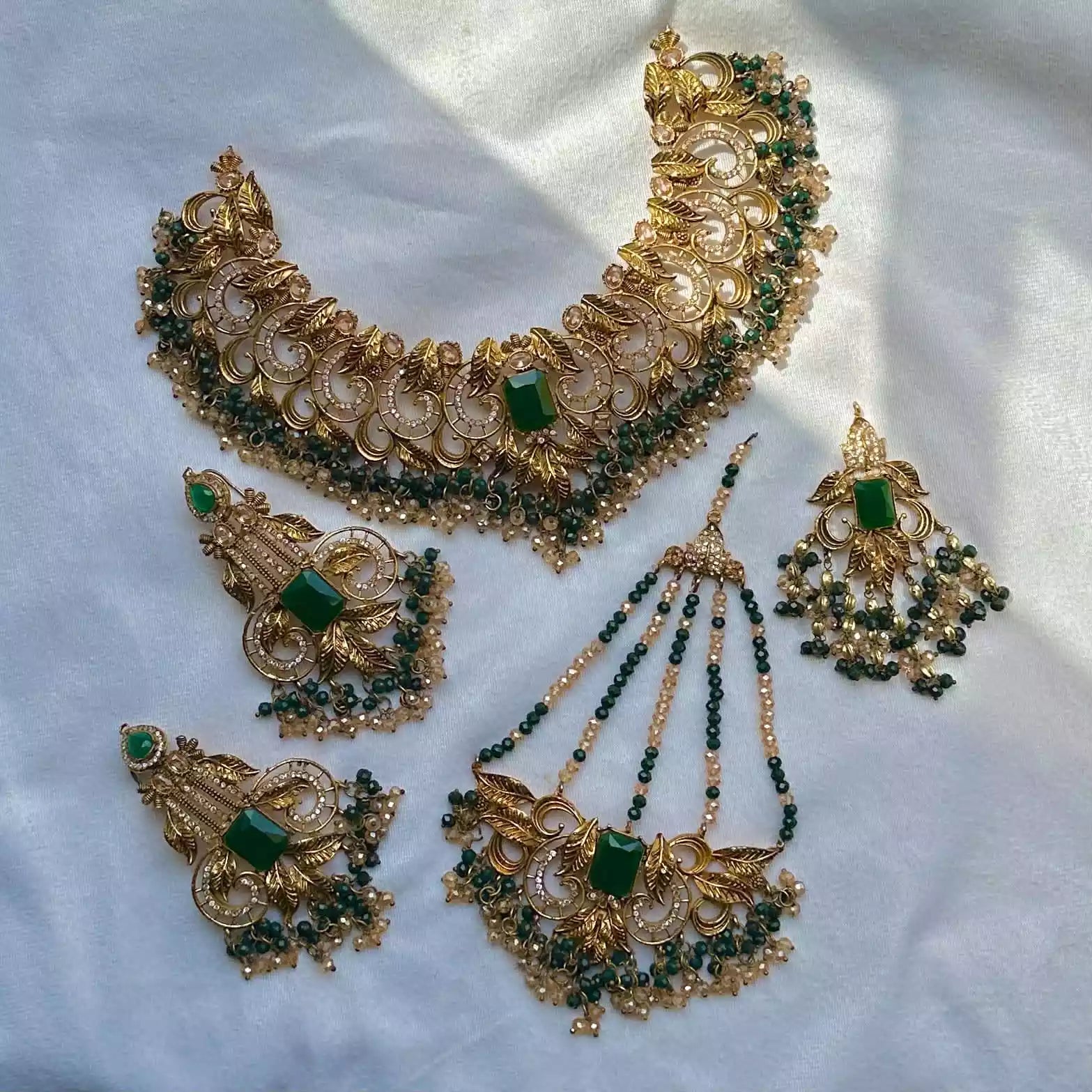 Gold plated necklace set Main image