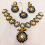 Mother pearl necklace set