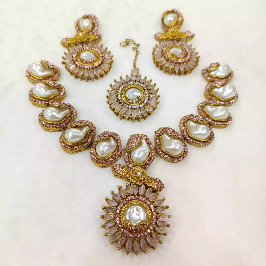 Mother pearl necklace set