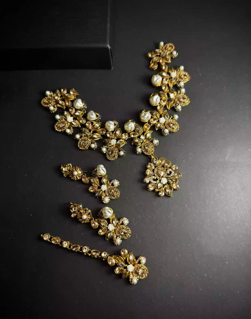 Turkish necklace set with teeka