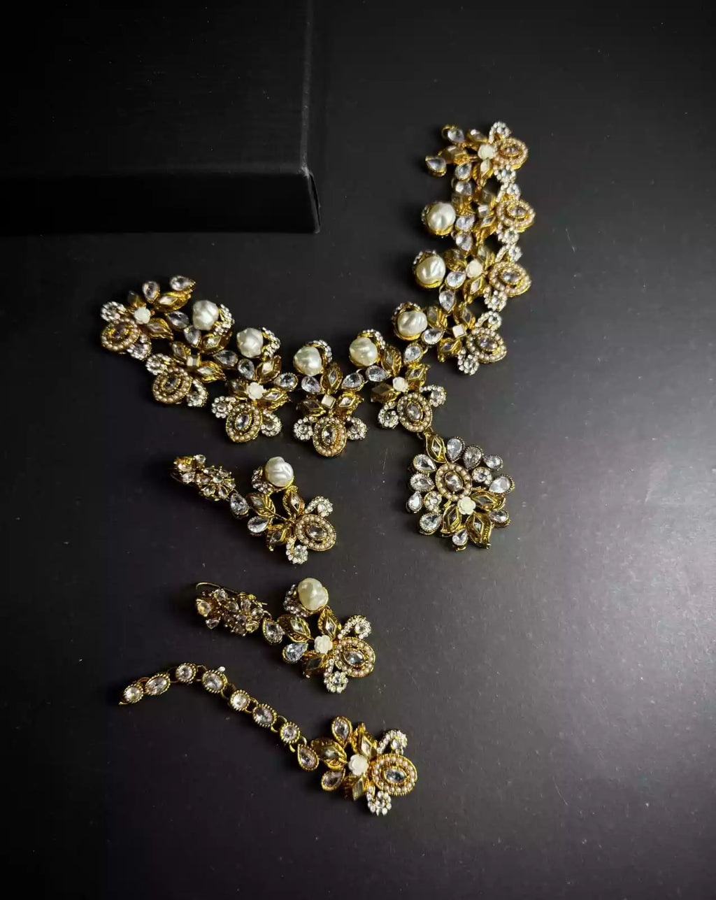 Turkish necklace set with teeka