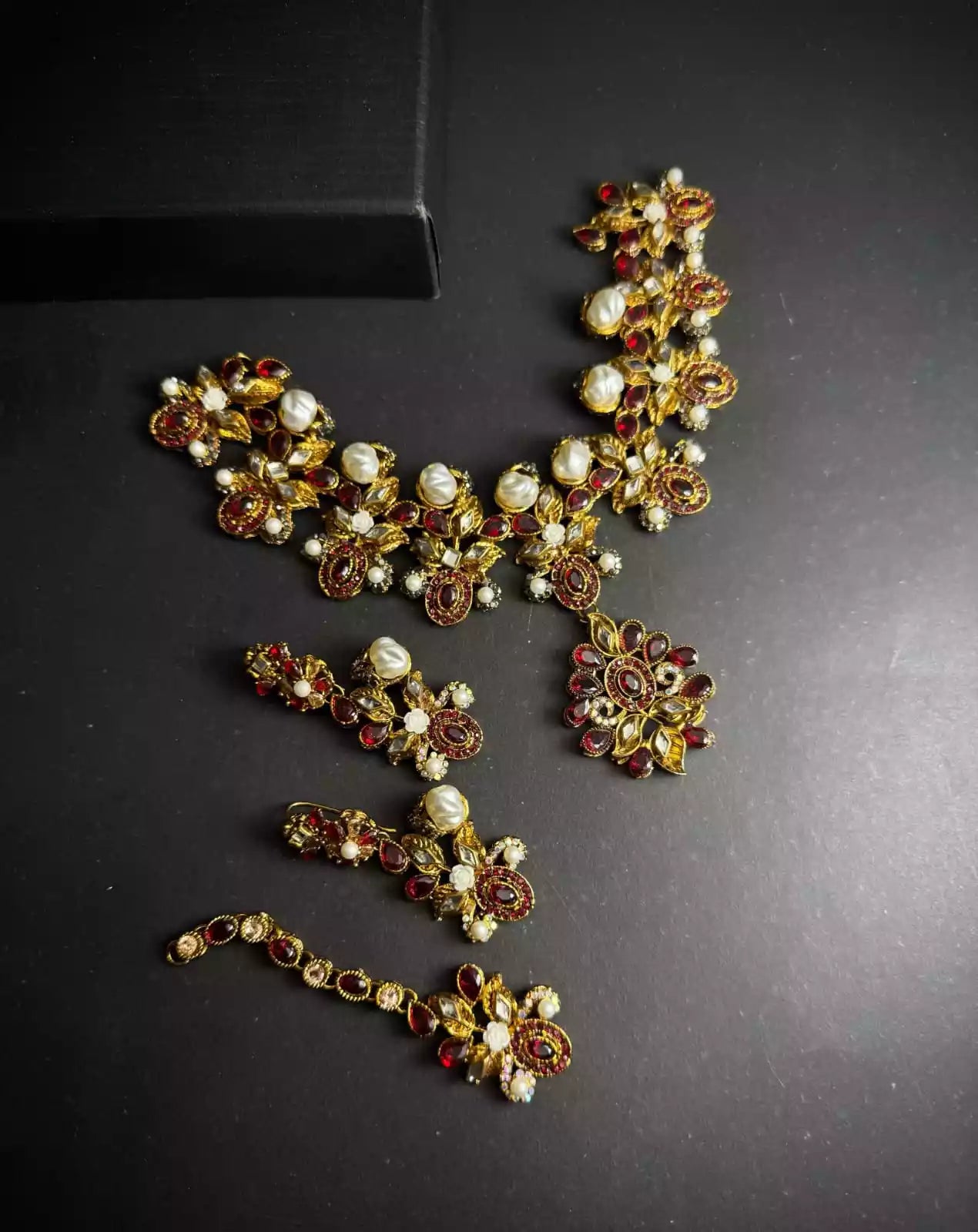 Turkish necklace set with teeka