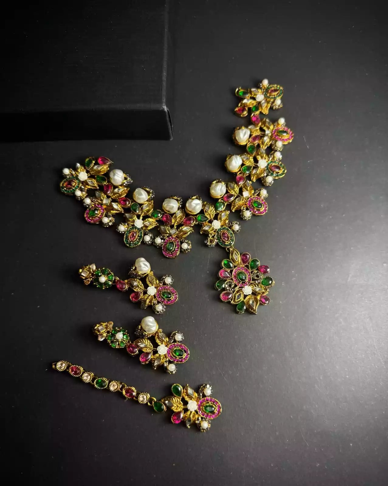 Turkish necklace set with teeka