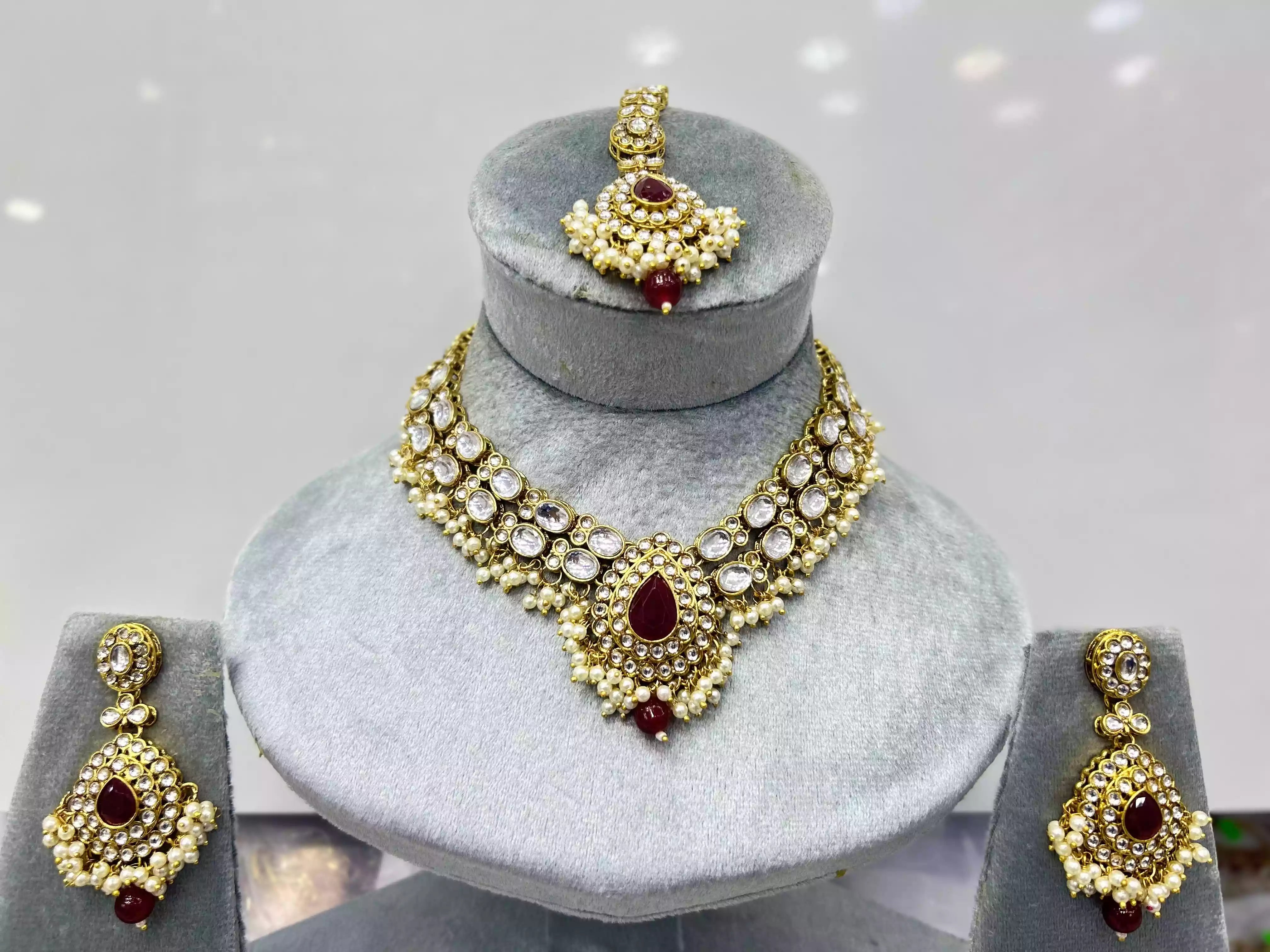 Kundan necklace set Secondary image