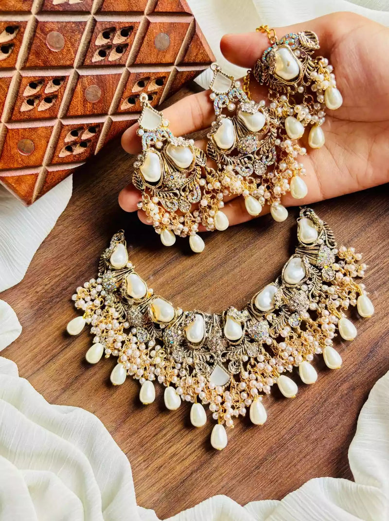 Mother pearl necklace set