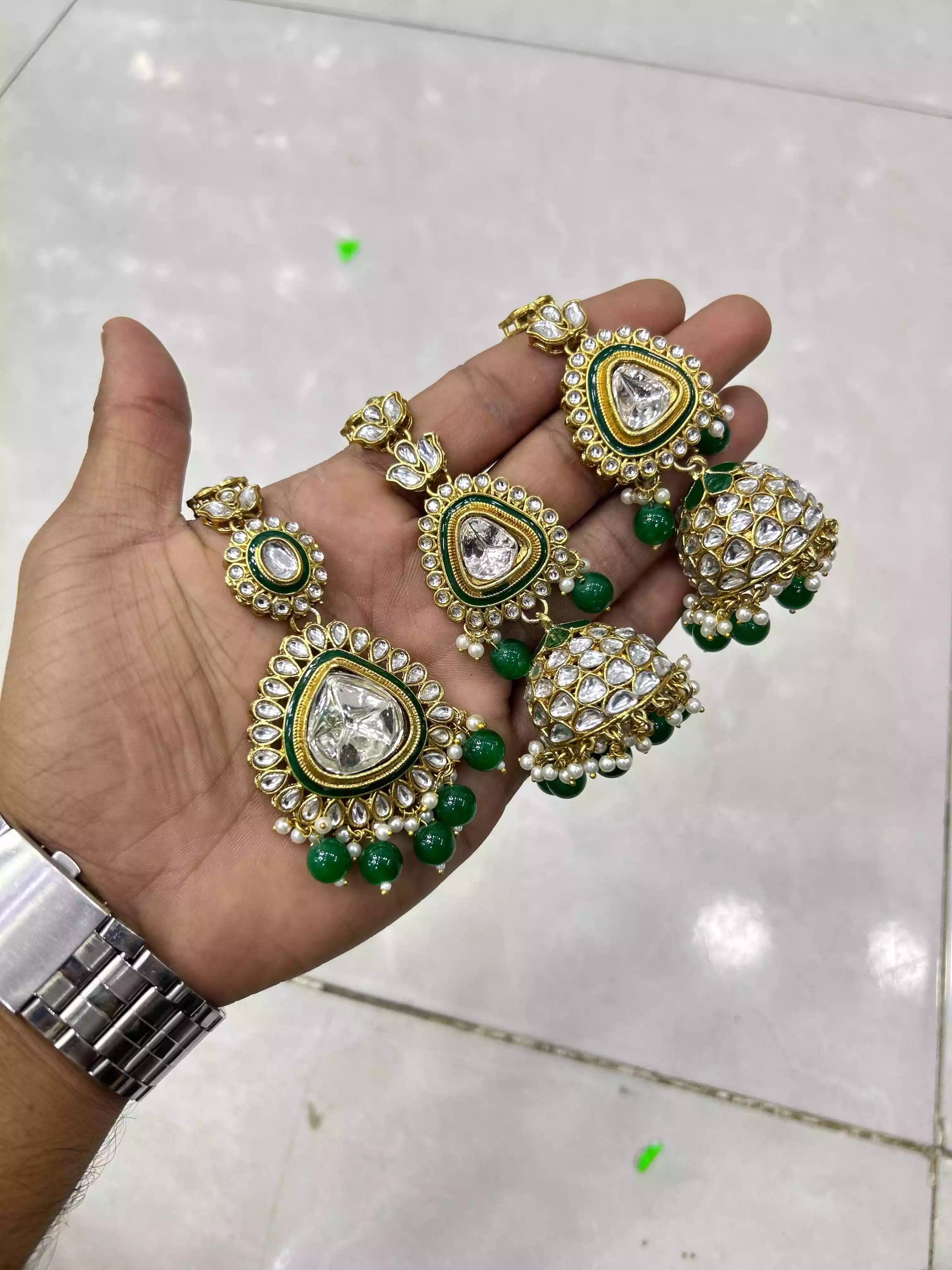 Kundan sahara earrings teeka