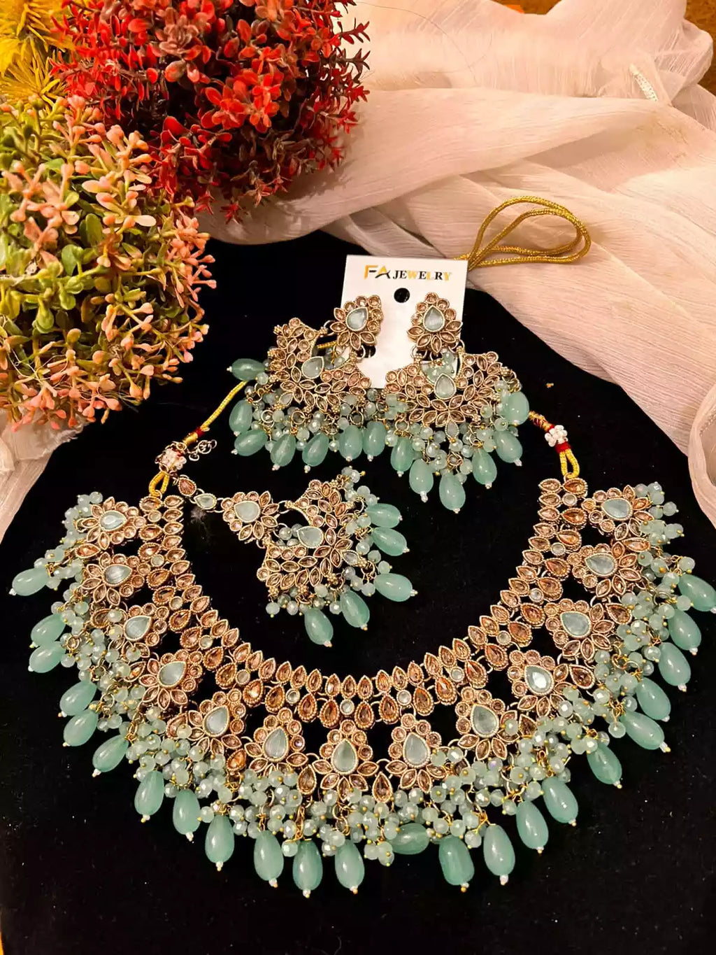 Reverse ad necklace set