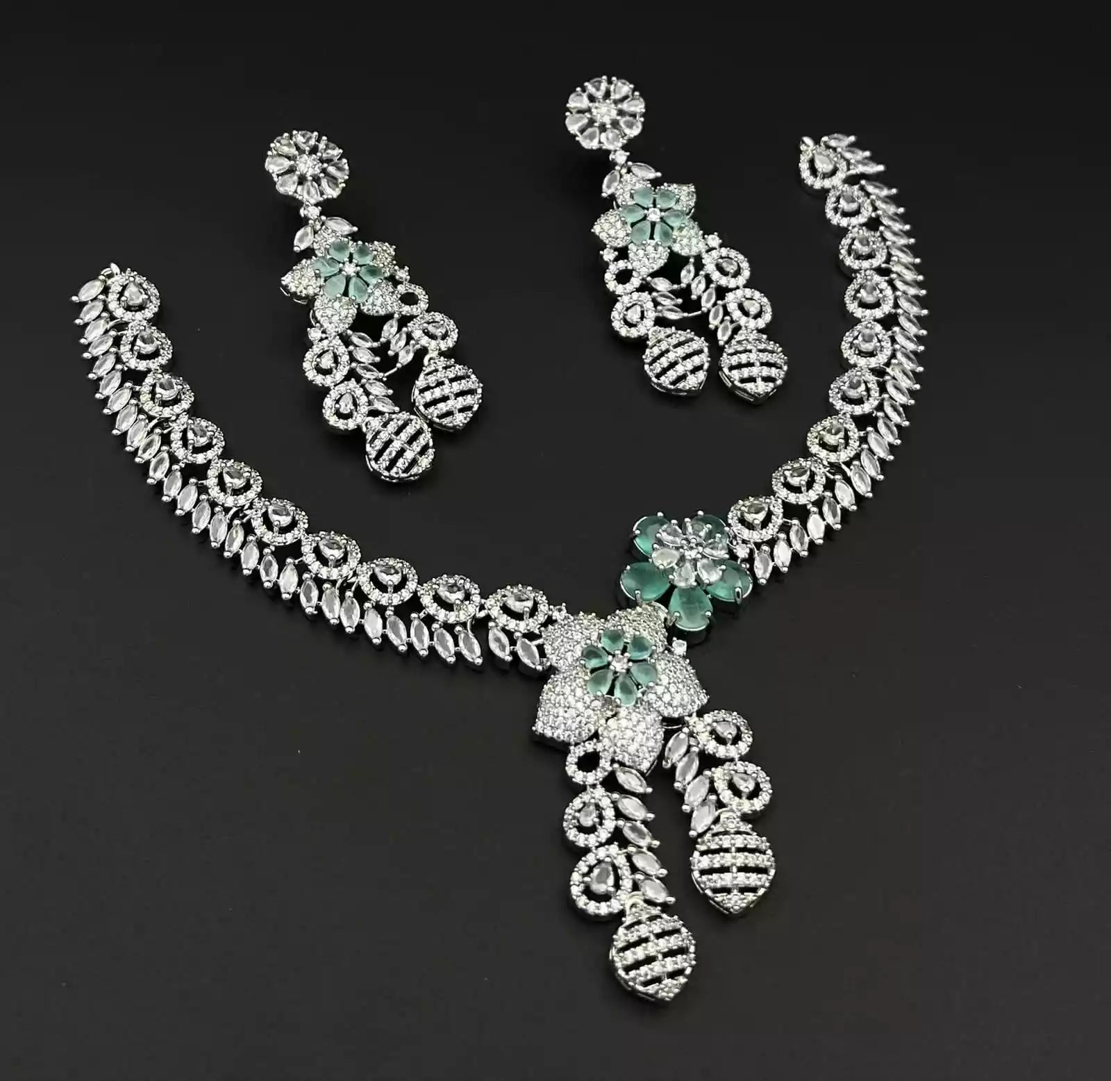 American diamond necklace set Secondary image