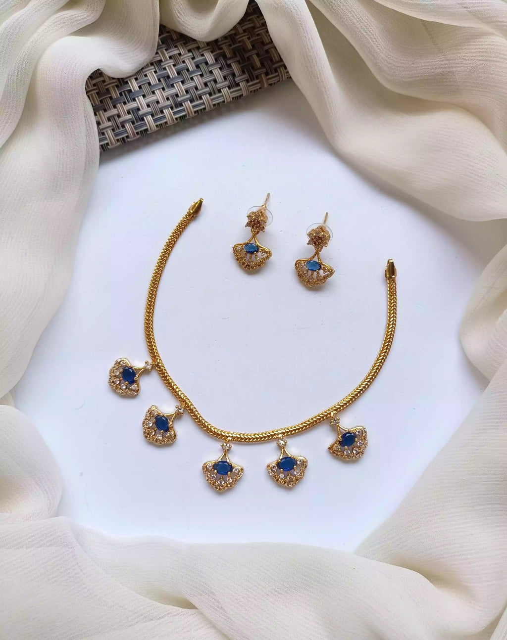 Gold plated delicate zircon set