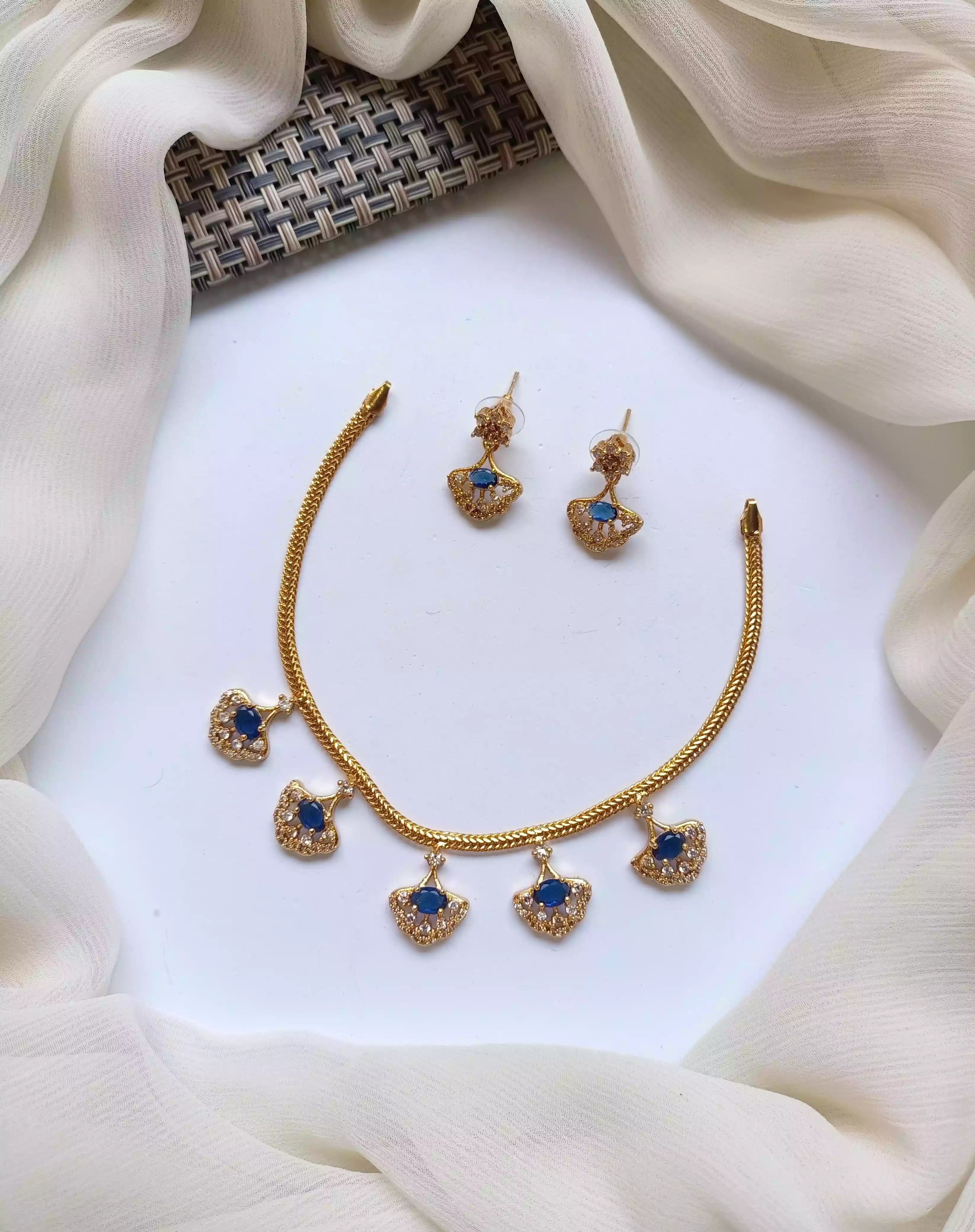 Gold plated delicate zircon set