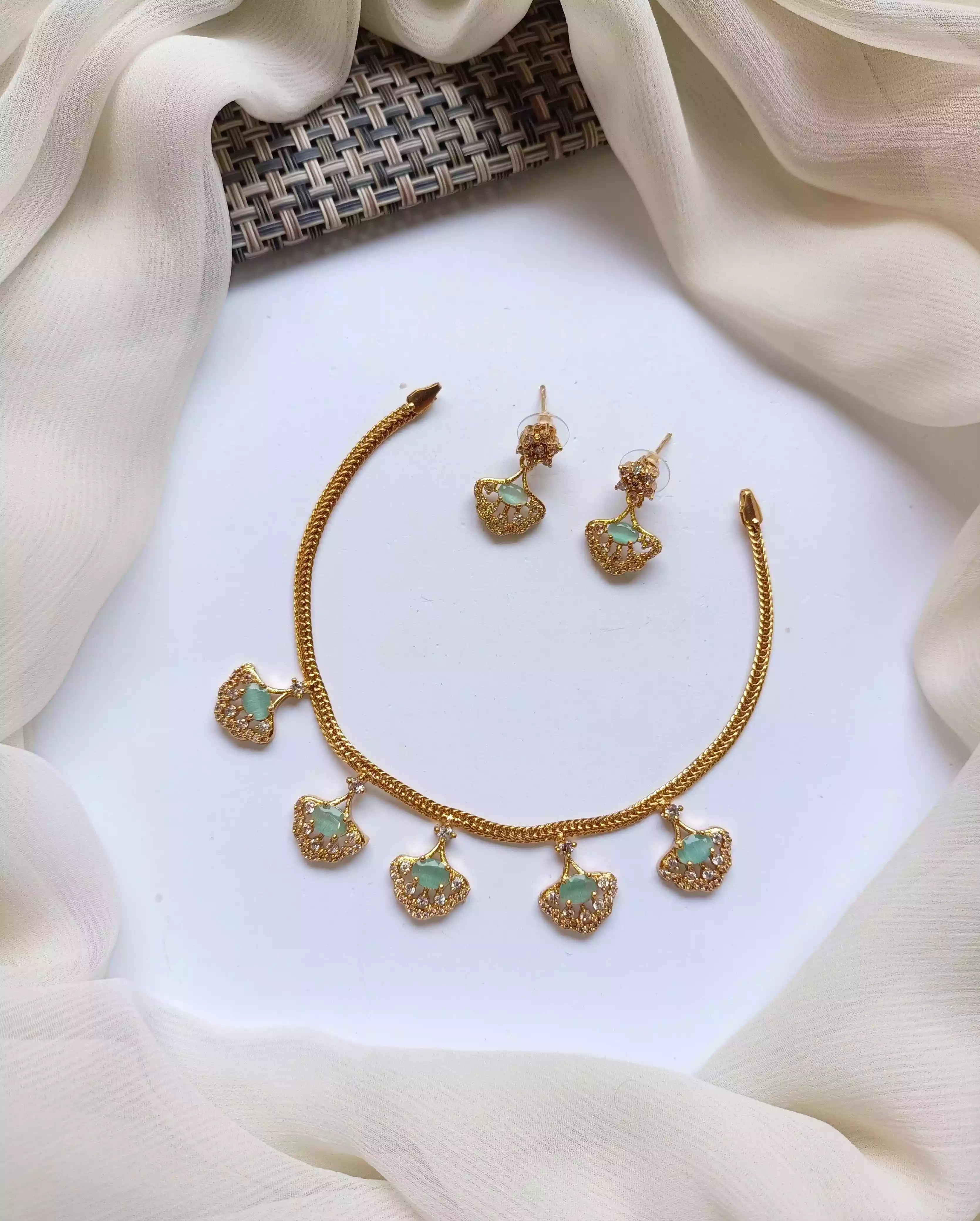 Gold plated delicate zircon set