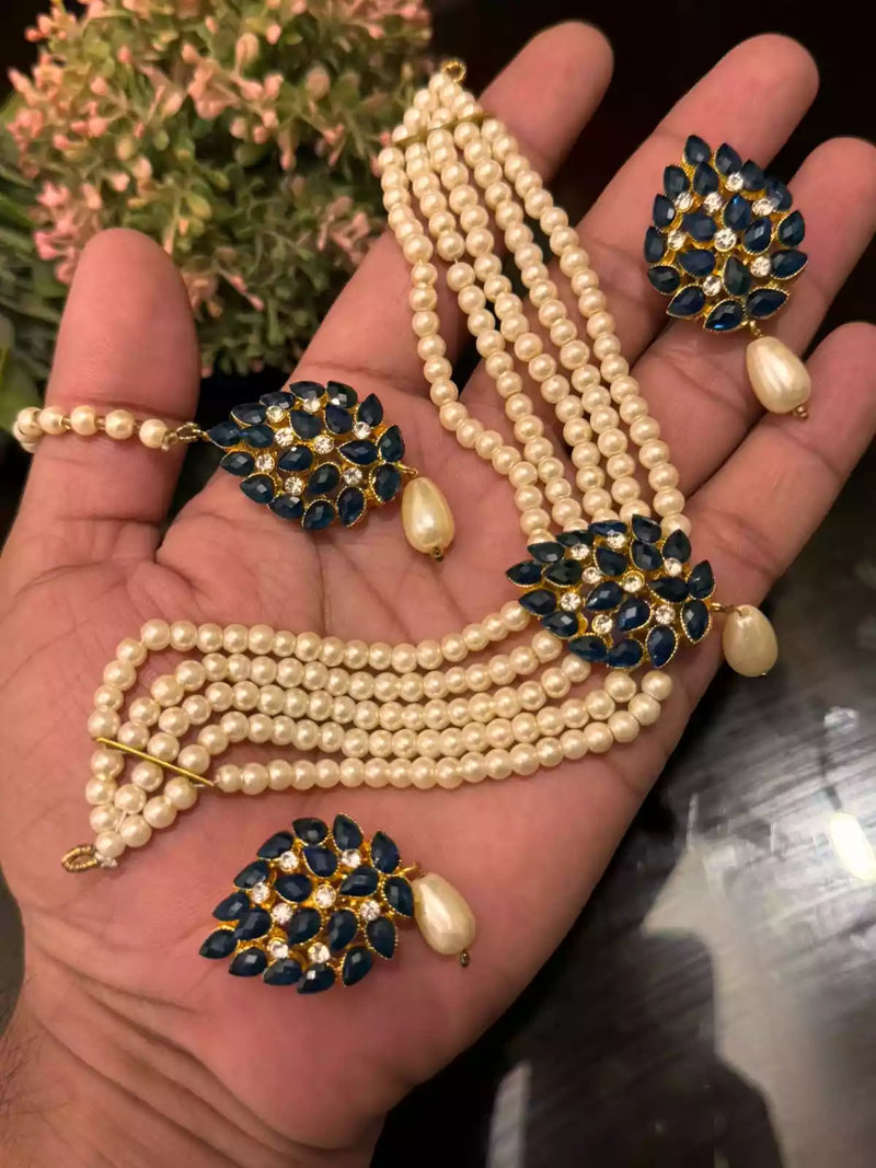 Delicate zircon choker set