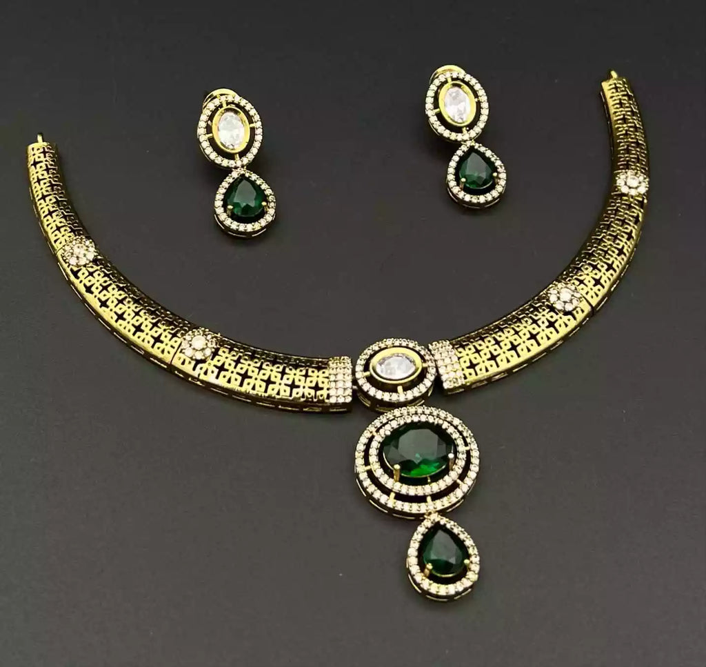 Stylish kundan necklace set