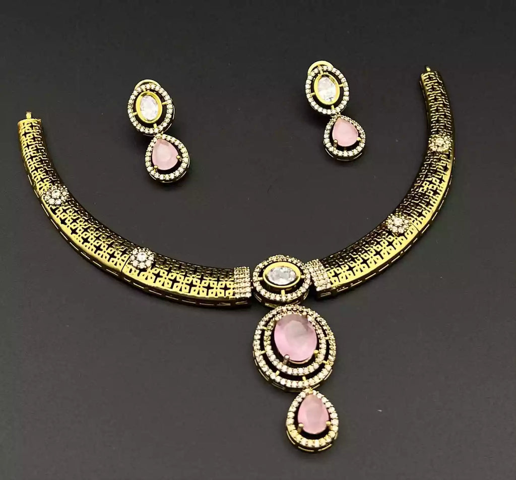 Stylish kundan necklace set