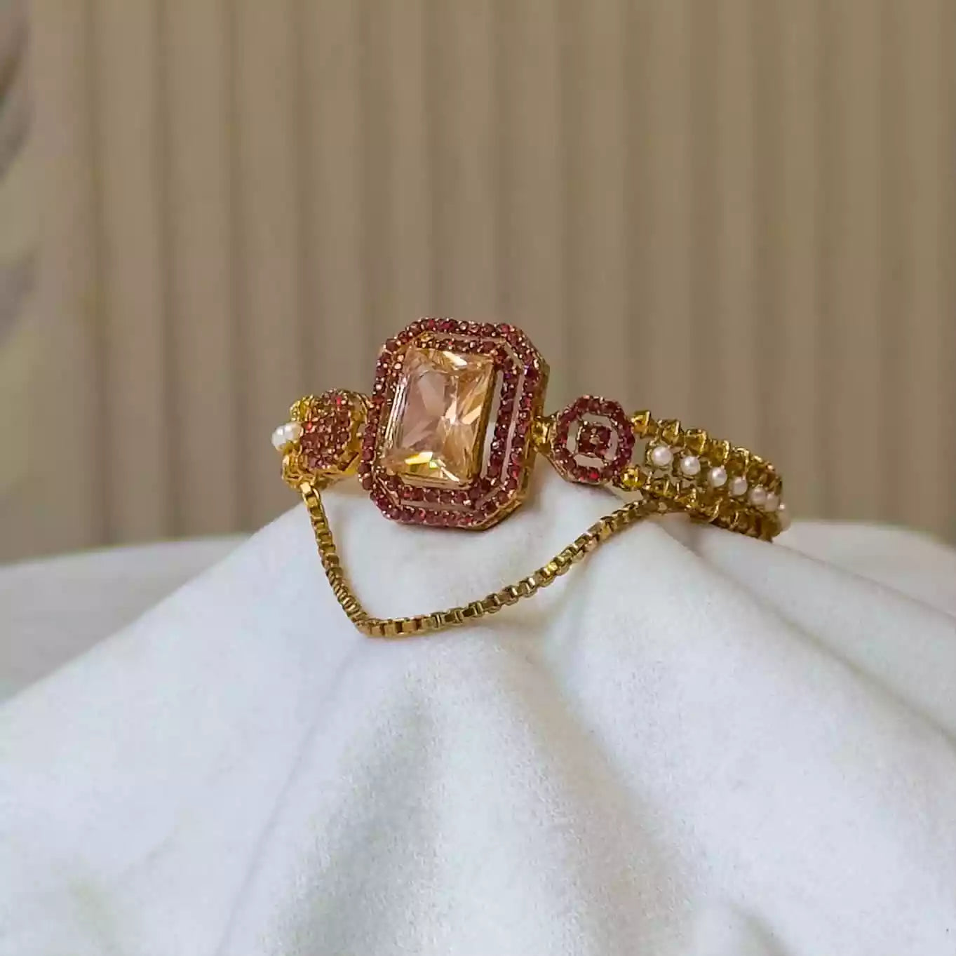 Zircon openable kara