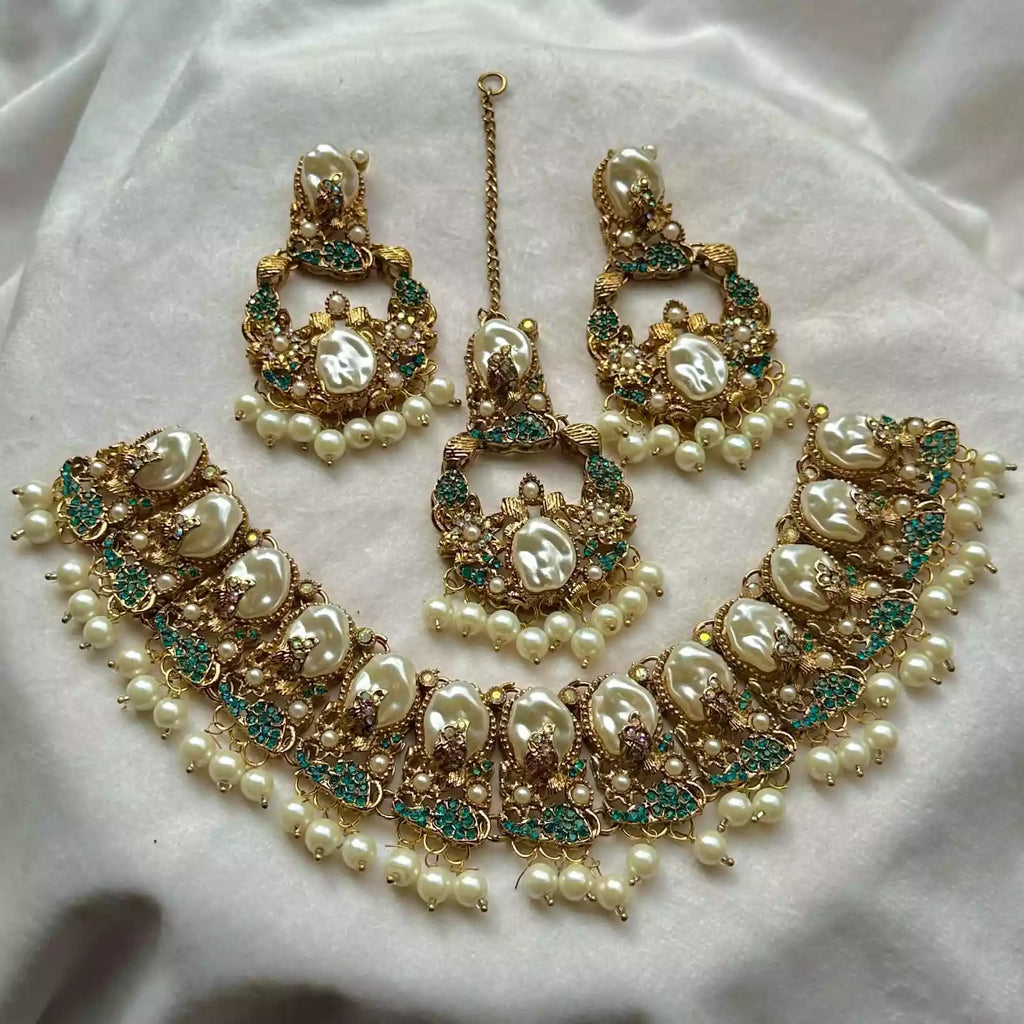 Mother pearl necklace set