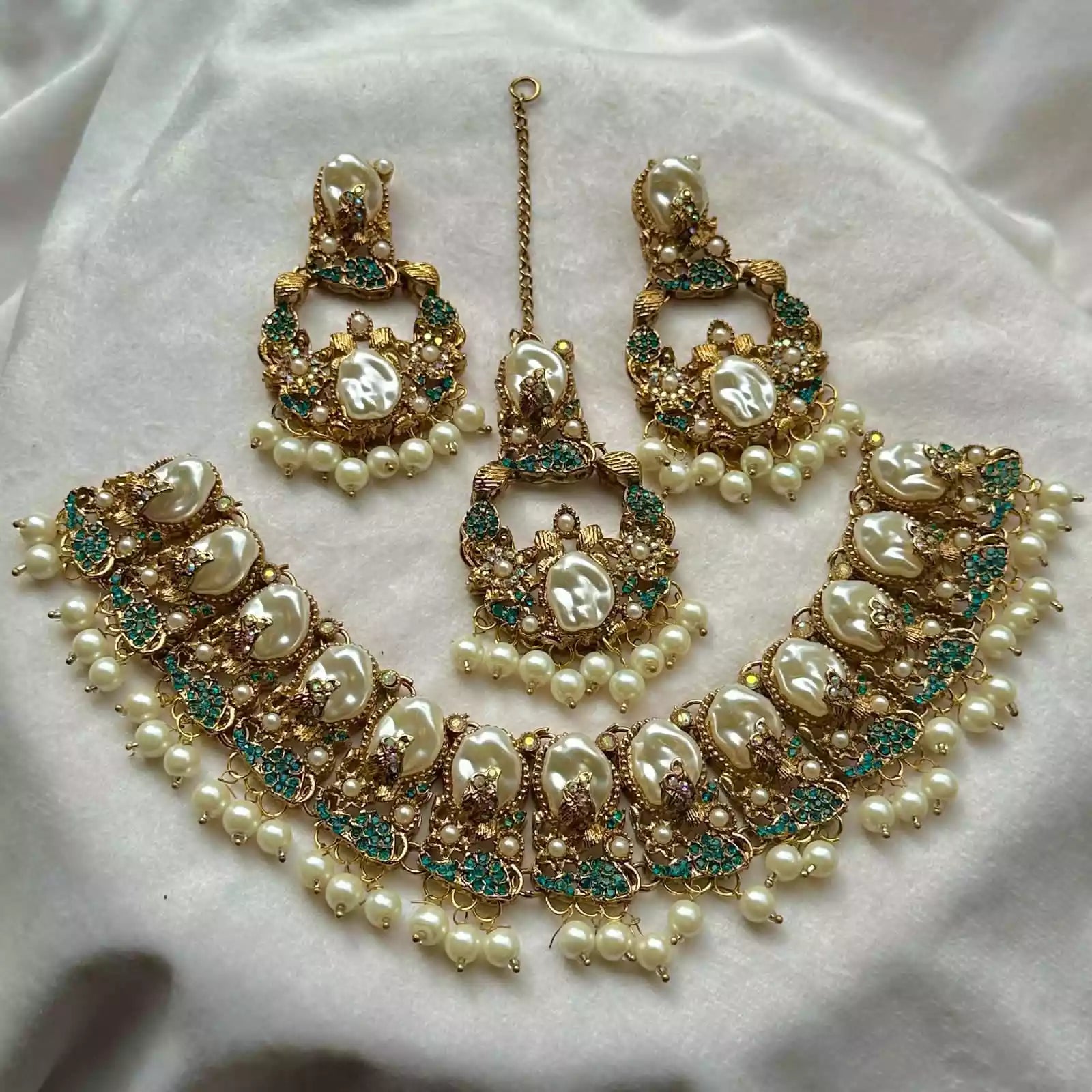 Mother pearl necklace set