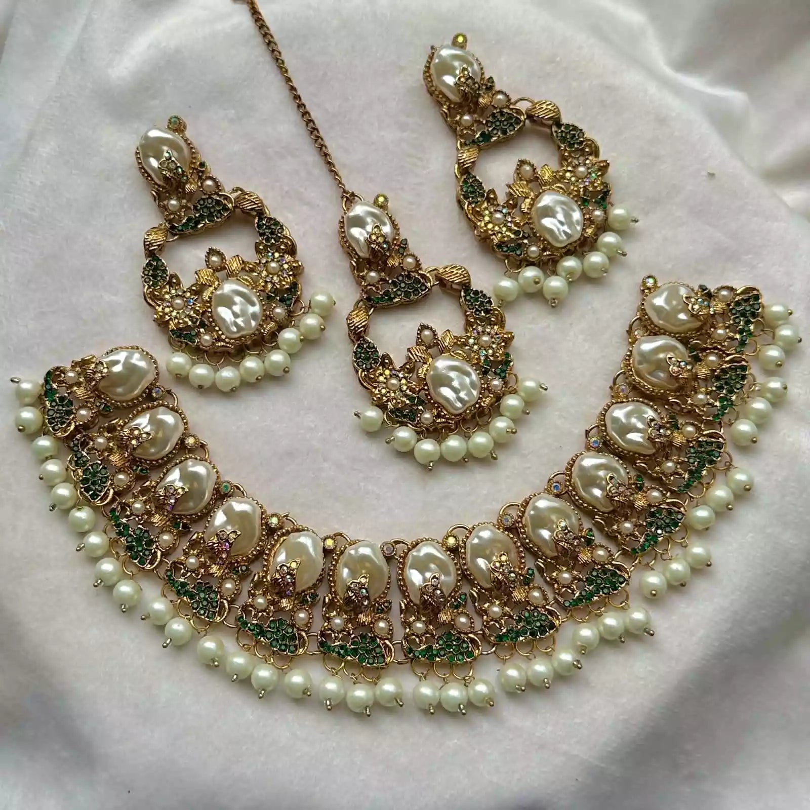Mother pearl necklace set
