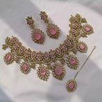Zircon necklace set with teeka