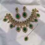 Zircon necklace set with teeka