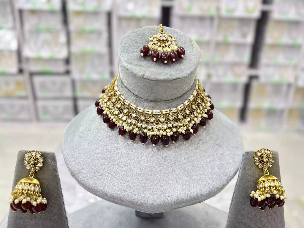 Kundan necklace set with teeka